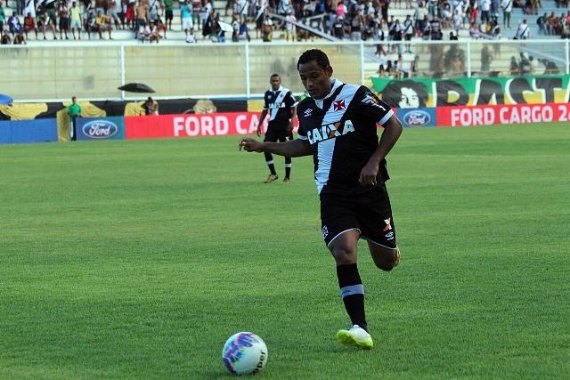 Coube ao meia Marcinho anotar o segundo tento do clube da Colina em Macaé (Foto: Carlos Gregório Junior/Vasco.com.br)