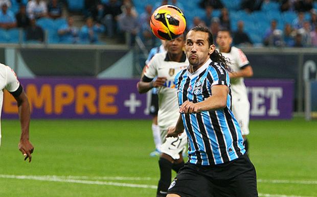 O contrato de Barcos com o Grêmio vai até o fim de fevereiro