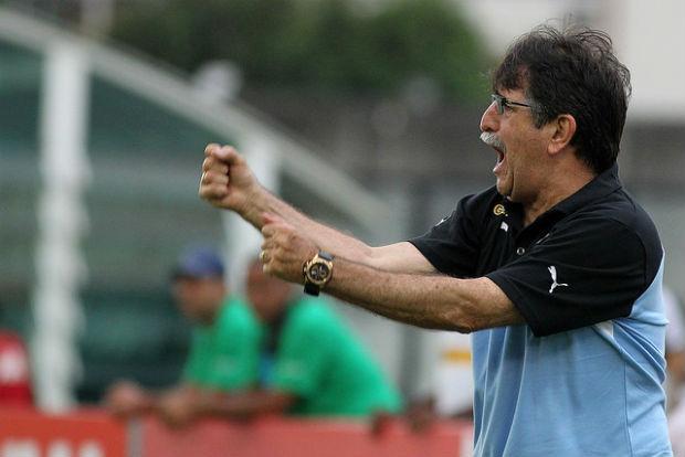 Técnico ressaltou a importância de um elenco recheado e com opções (Foto:Vitor Silva/SSPress)