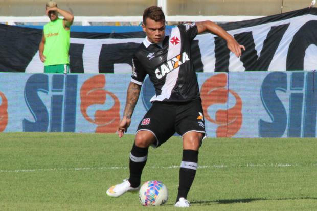 Um dos destaques da estreia vascaína, Bernardo ganha prestígio com técnico Doriva (foto: Carlos Gregório Júnior)