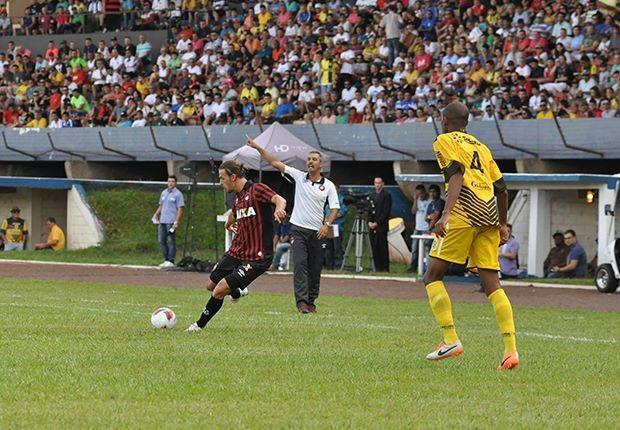 O Atlético-PR empatou em 1 a 1 com o Cascavel na estreia do estadual (Foto: Marco Oliveira)