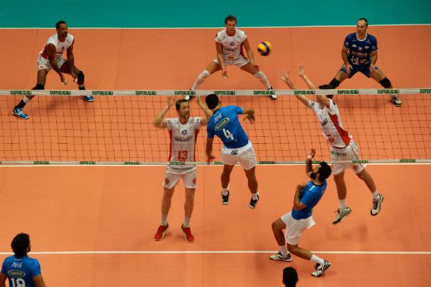 O Sada Cruzeiro superou o Vôlei Canoas e garantiu a primeira posição da fase de classificação da Superliga (Foto:Matheus Beck)