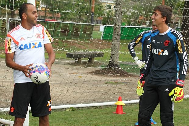 Alecsandro atuou como goleiro no sábado diante do Macaé