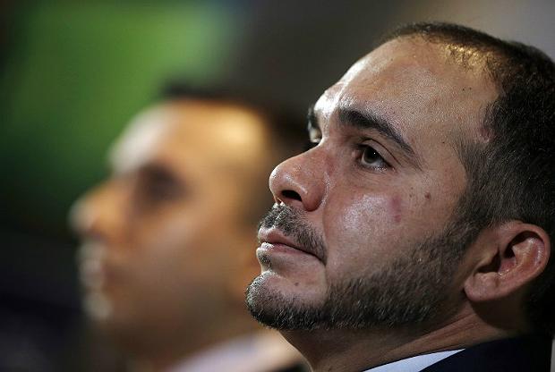 Ali faz forte oposição a Blatter na campanha presidencial (Foto: ADRIAN DENNIS)