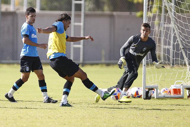 Marcelo Moreno deve ser o único centroavante do Grêmio na partida contra o Aimoré