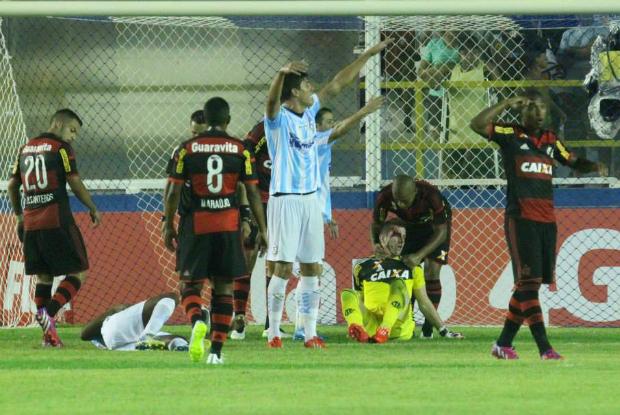 Goleiro sofreu lesão preocupante na última rodada do Carioca, mas logo estará apto a voltar (foto: Gilvan de Souza)