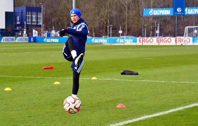 Schalke 04 enfrenta o Borussia Moenchengladbach nesta sexta-feira, em casa