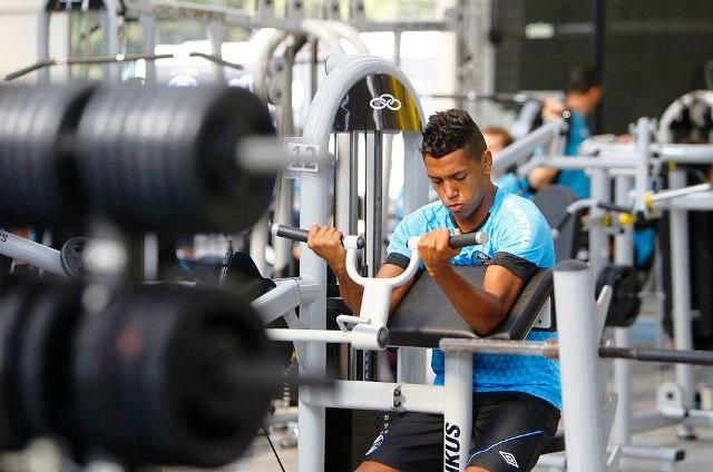 Gremio treinou na academia nesta quinta-feira após derrota diante do Aimoré, fora de casa