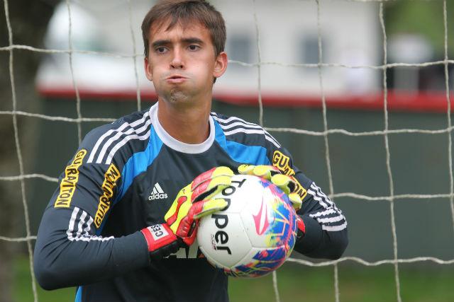 Com Paulo Victor afastado, César deve ser mantido debaixo das traves do Rubro-Negro contra Resende
