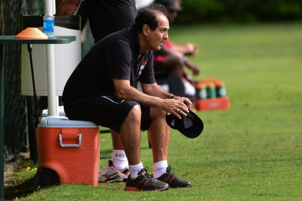 Treinador escolhe se afastar de dilema ético, por isso não pediu contratação do meia Cleiton Xavier