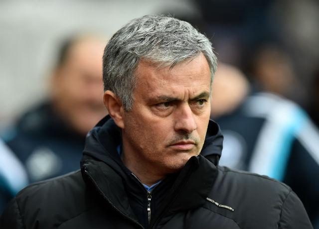 Mesmo com o Chelsea sete pontos à frente do City, Mourinho não se mantém tranquilo com relação ao título