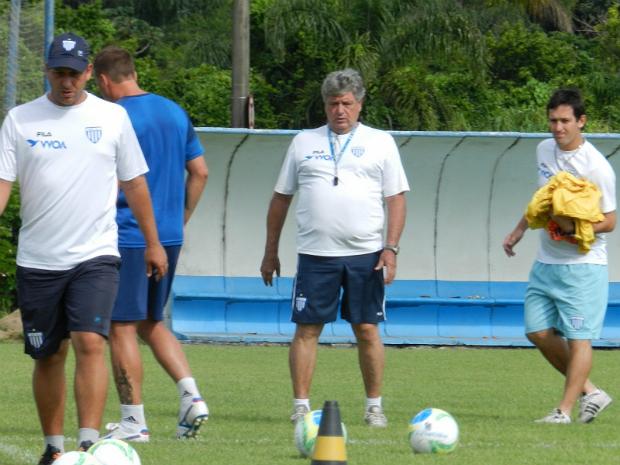 Geninho ainda não definiu todos os titulares do elenco