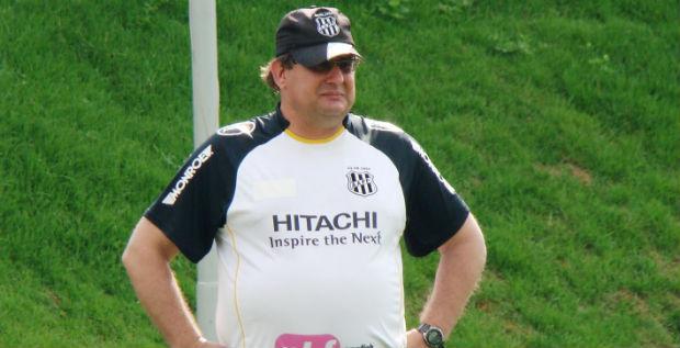 O técnico Guto Ferreira ficou satisfeito com o empate com o Botafogo-SP