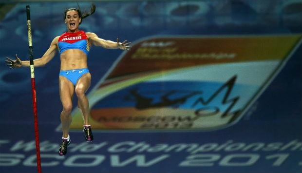 Último salto da russa, em 2013, que a garantiu o título do Mundial de Moscou(Foto: Alexander Nemenov)