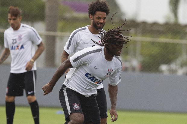Vagner Love fez exames, assinou contrato e participou de seu primeiro treino (foto: Daniel Augusto Jr.)