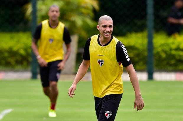 Mesmo liberado para jogar, Dória ficou fora da lista para o clássico na Vila Belmiro