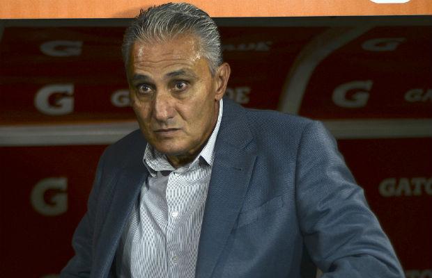 Tite deixou a irritação dentro do campo e enalteceu o início de temporada alvinegro