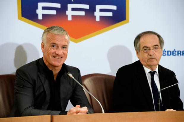 Deschamps (e) teve contrato renovado com a seleção francesa por mais três anos e meio (foto: Bertrand Guay)