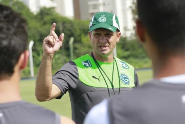O técnico do Goiás, Wagner Lopes, está preocupado com o número de chances perdida pela equipe