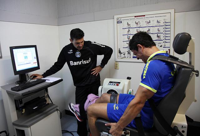 Giuliano, que está recuperado de lesão, voltou a treinar e logo deverá estrear na temporada