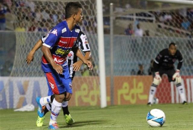 Wanderson acredita que o time de Fortaleza precisa de foco para superar a maratona de jogos