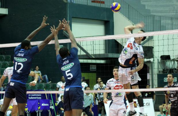 O Sada Cruzeiro derrotou o Taubaté/Funvic e avançou às semis do Sul-Americano (Foto:Ana Flávia Goulart)