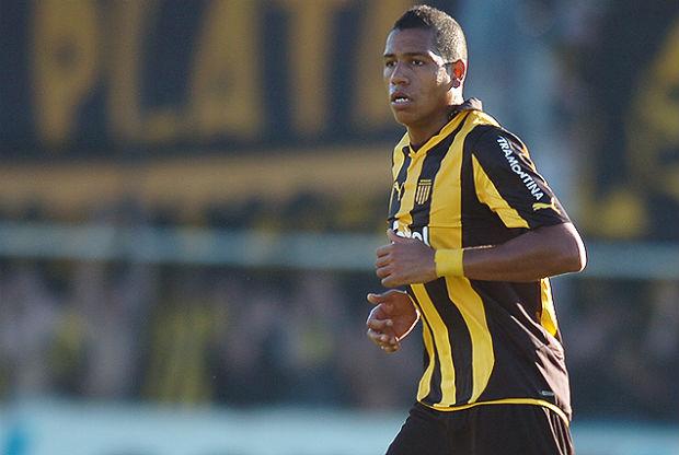 Volante já havia trabalhado com o técnico Diego Aguirre no Montevideo Wanderers