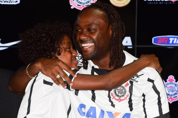 Vagner Love reencontrou Vagninho durante sua apresentação como jogador do Corinthians