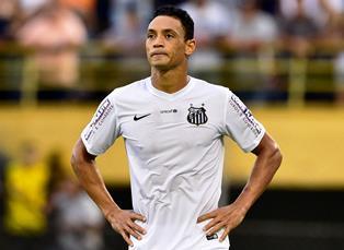 Ricardo Oliveira quase marcou