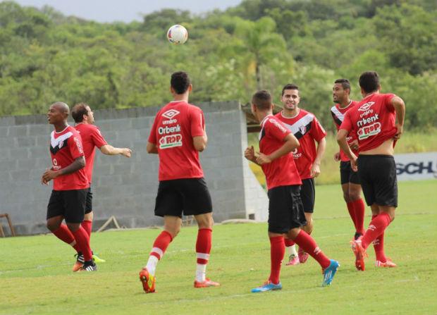 A equipe teinou na manhã desta segunda-feira e depois viajou para o sul de Santa Catarina