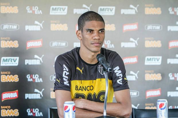 Zagueiro alerta para tradição do Colo-Colo e espera que Galo entre em campo atento para largar na frente na Libertadores