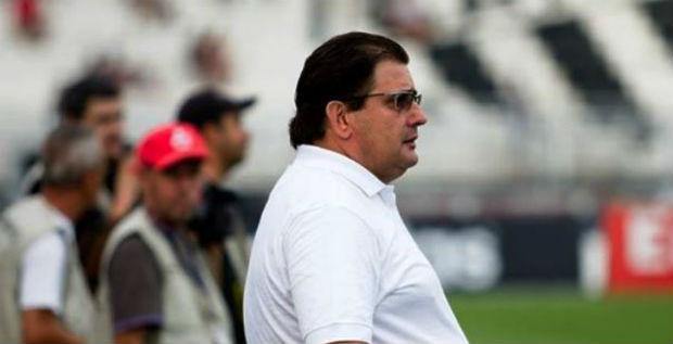 O técnico Guto Ferreira ficou satisfeito com o empate da Ponte Preta com o Linense(Foto: Victor Hafner)