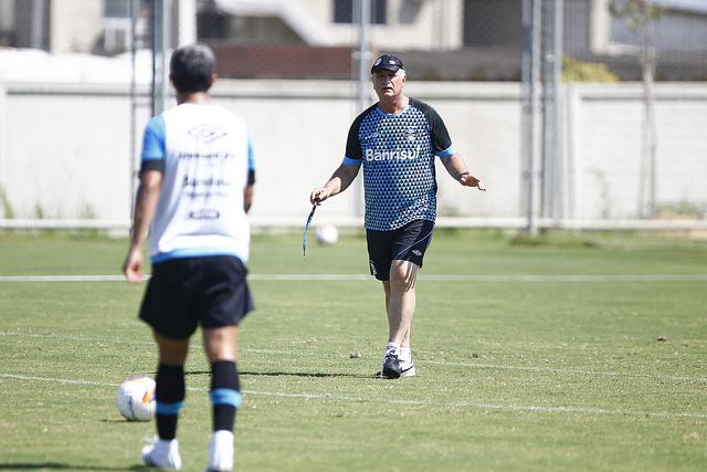 “Houve uma série de detalhes que melhoraram, mas não estamos prontos”, afirmou Felipão