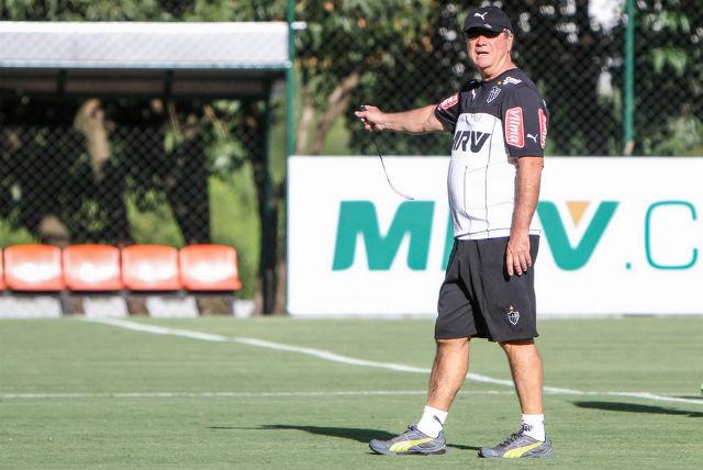 Com atletas de folga, Levir comanda treino visando Estadual; técnico quer sem bom mandante na Libertadores
