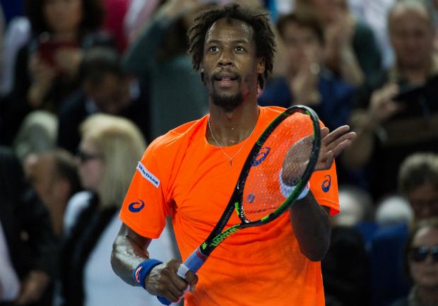 Diante do compatriota Gilles Simon, o tenista francês Gael Monfils busca o primeiro título em Marselha