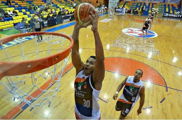 O Bauru, de Hettsheimer e Alex, derrotou o São José e ficou perto do Final Four da Liga das Américas (Foto:Etzel Espinosa)