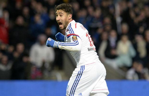 Fekir nem viu a bola entrando, mas comemorou bastante o gol da vitória do Lyon