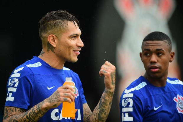 O atacante Paolo Guerrero e o presidente Roberto de Andrade terão outra conversa durante esta semana