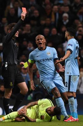 Clichy foi expulso quatro minutos depois do City marcar o gol