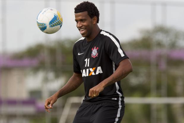 Gil está feliz, mas não descarta a possibilidade de deixar o Corinthians (foto: Daniel Augusto Jr. - 20/2/15)