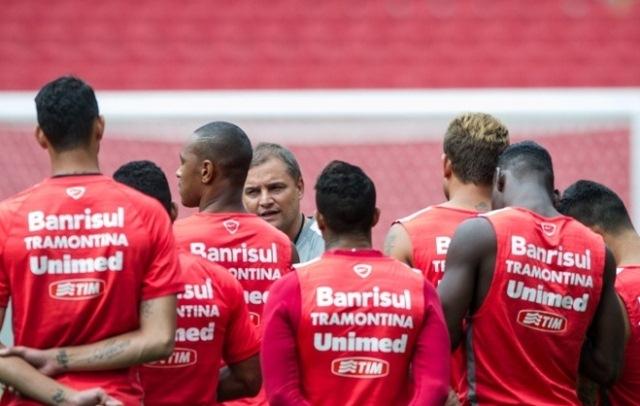 Diego Aguirre tem a escalação definida, mas preferiu não revelá-la, e só garantiu que o time jogará ofensivamente