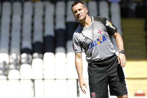 O técnico Doriva esboçou equipe para encarar o Bangu no sábado