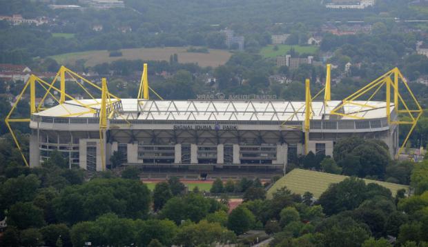 Bomba da 2ª Guerra nas proximidades obrigou Dortmund a evacuar o estádio nesta quinta-feira