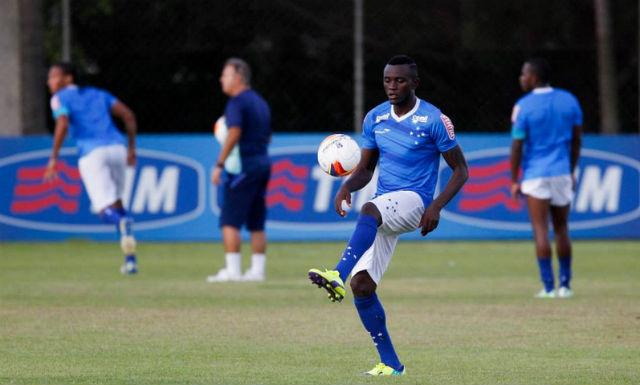 Joel culpa excesso de vontade por expulsão contra Universitário Sucre na Bolívia (Wasghinton Alves/LightPress)