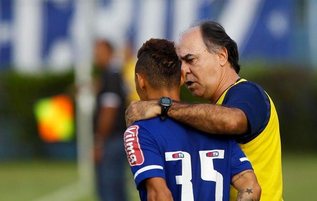 Marcelo Oliveira elogiou os suplentes e também os estreantes (Foto: Washington Alves/Light Press)