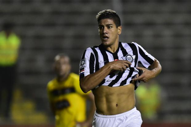 Jorge Eduardo Recalde foi o autor do gol da vitória do Libertad sobre o Barcelona (Foto:RODRIGO BUENDIA)