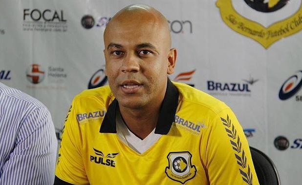 Após ser afastado do São Bernardo por discutir com torcedores, Alex Silva acerta com Brasiliense