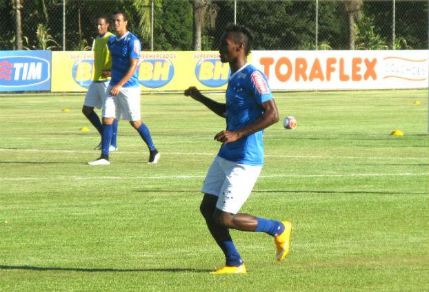 O atacante Marquinhos espera uma boa atuação do Cruzeiro diante do Atlético-MG