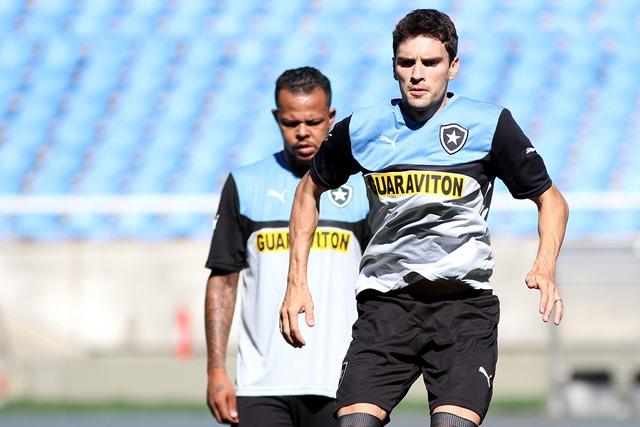 Pimpão realizou trabalho físico à parte, mas não sabe quando retornará (Foto: Sátiro Sodré/SS Press)