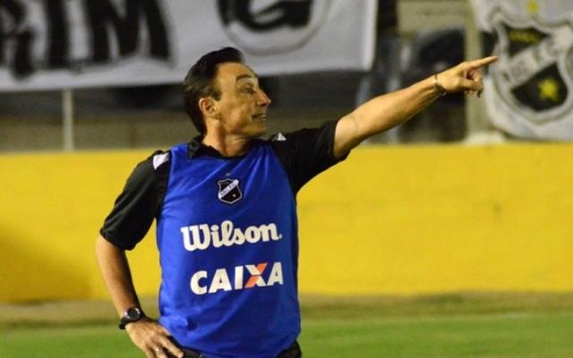 “Não foi fácil, mas conseguimos fazer uma boa partida, com uma entrega grande dos atletas”, disse Roberto